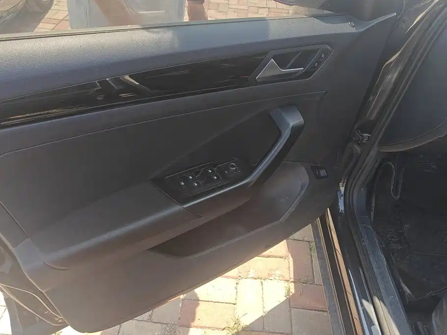 Volkswagen T-Roc — миниатюра 5