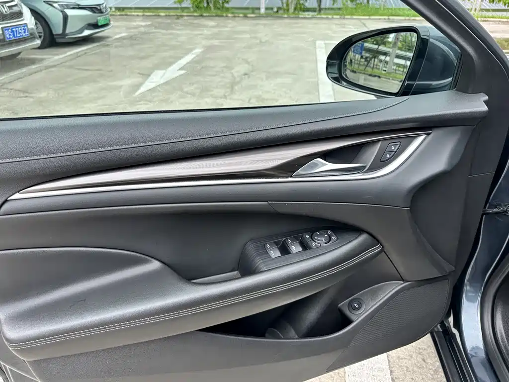 Buick LaCrosse — миниатюра 12