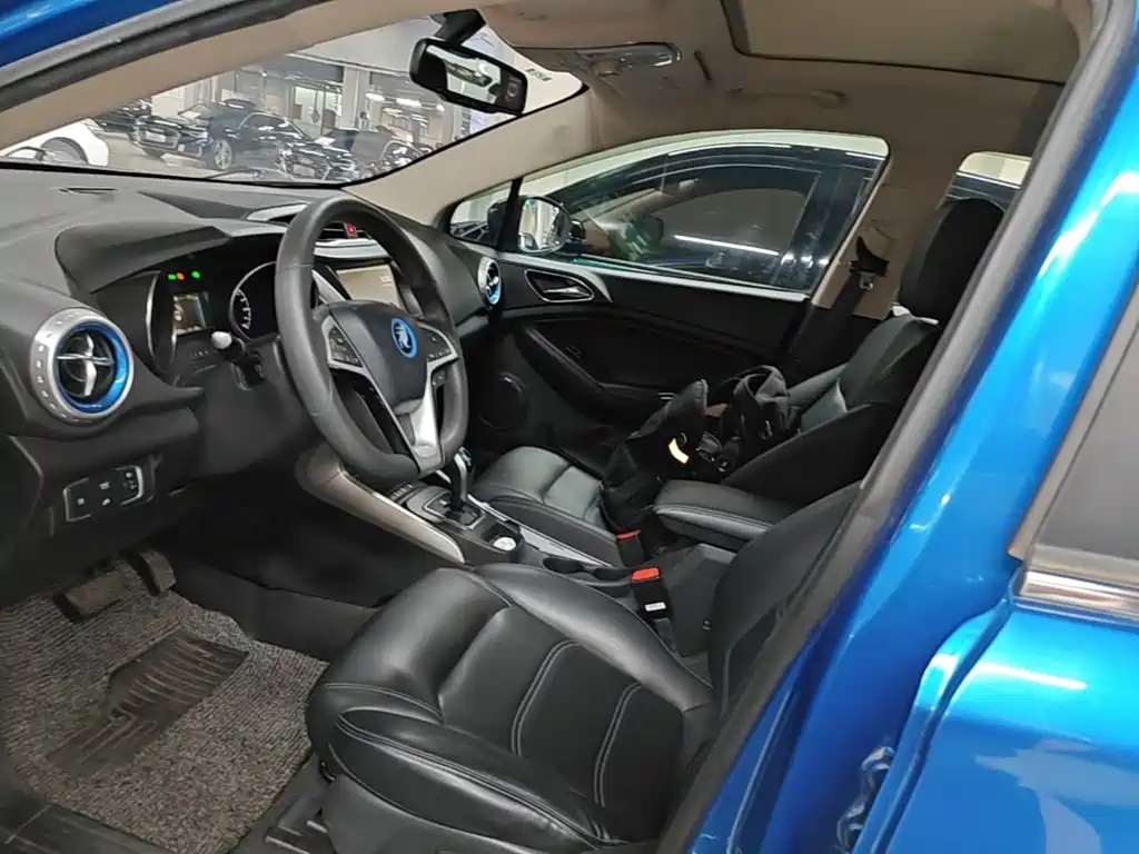 BYD Yuan EV — миниатюра 15