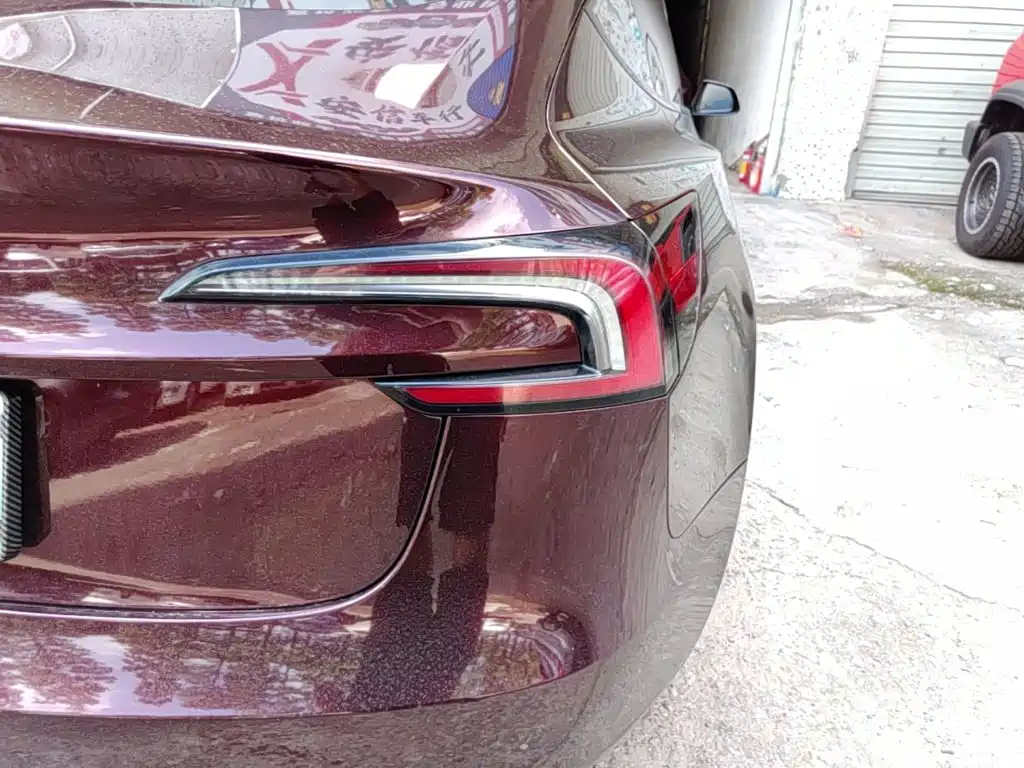Tesla Model 3 — миниатюра 8