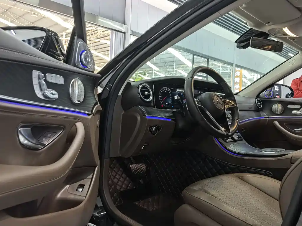 MERCEDES-BENZ E CLASS