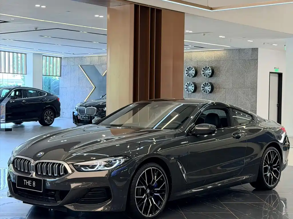 Купить BMW 8 Series
