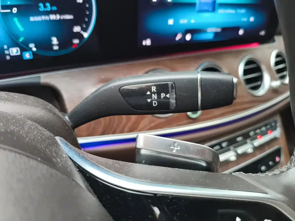 Mercedes-Benz E-Class — миниатюра 7