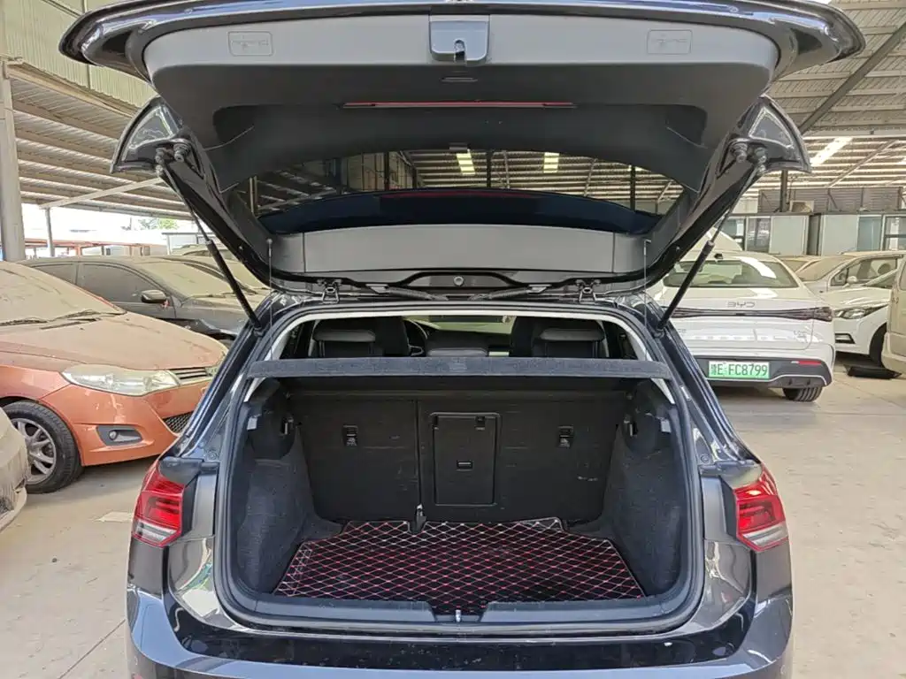 Volkswagen Golf — миниатюра 19