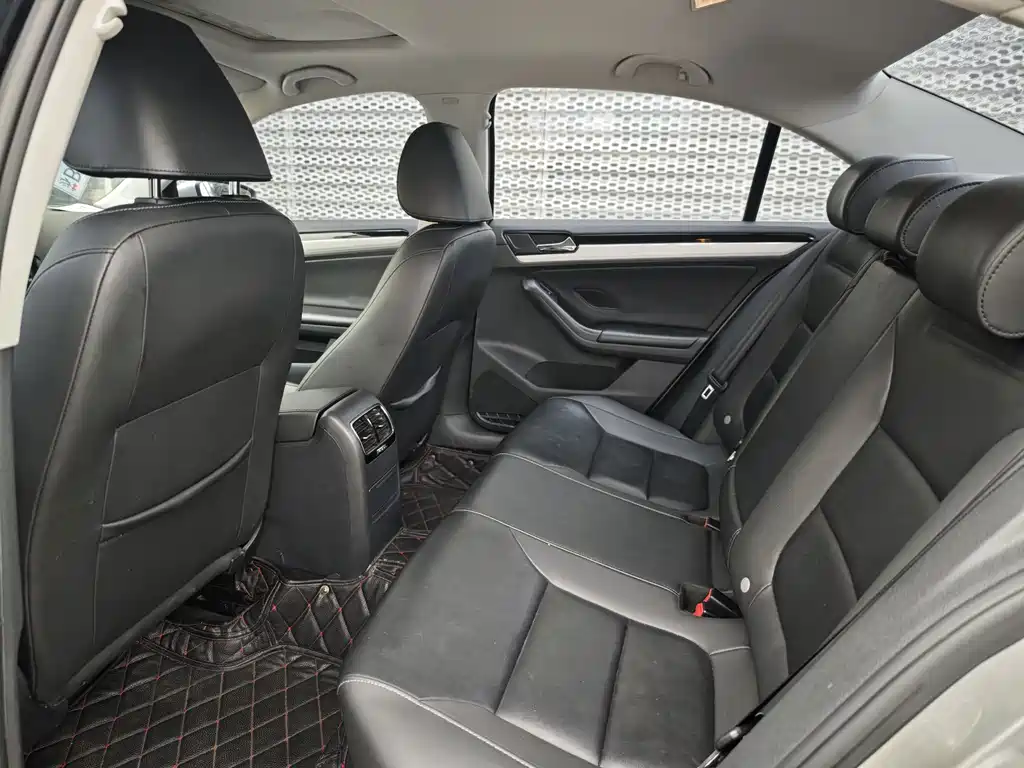 Volkswagen Sagitar — миниатюра 8