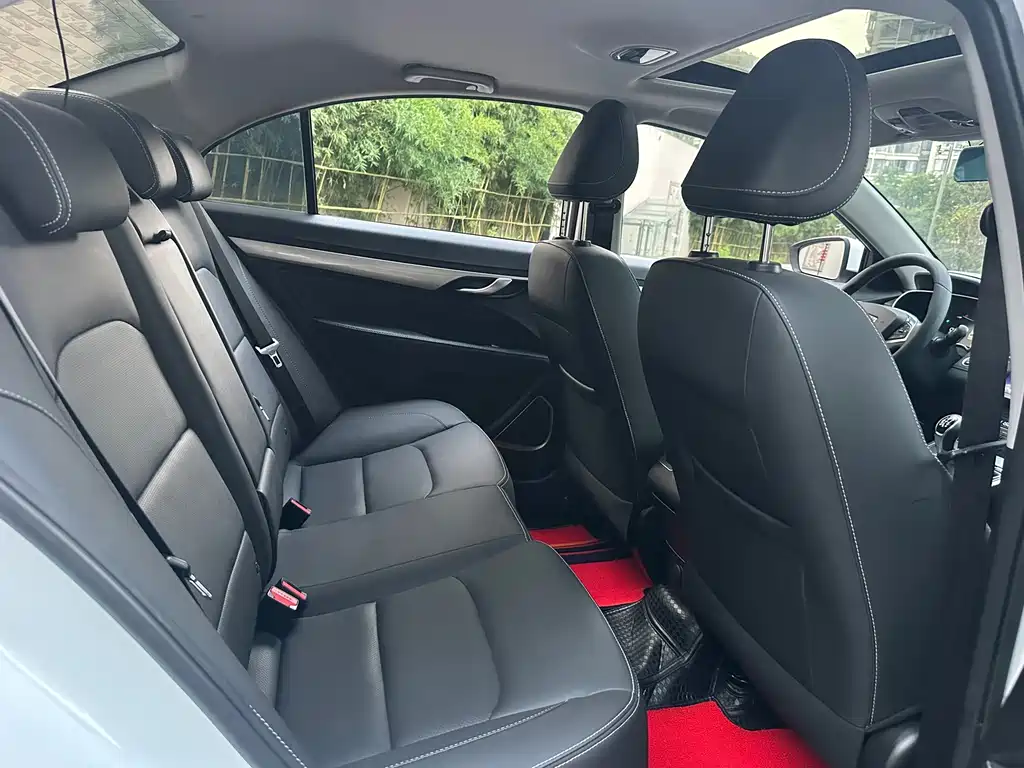 Geely Emgrand — миниатюра 12