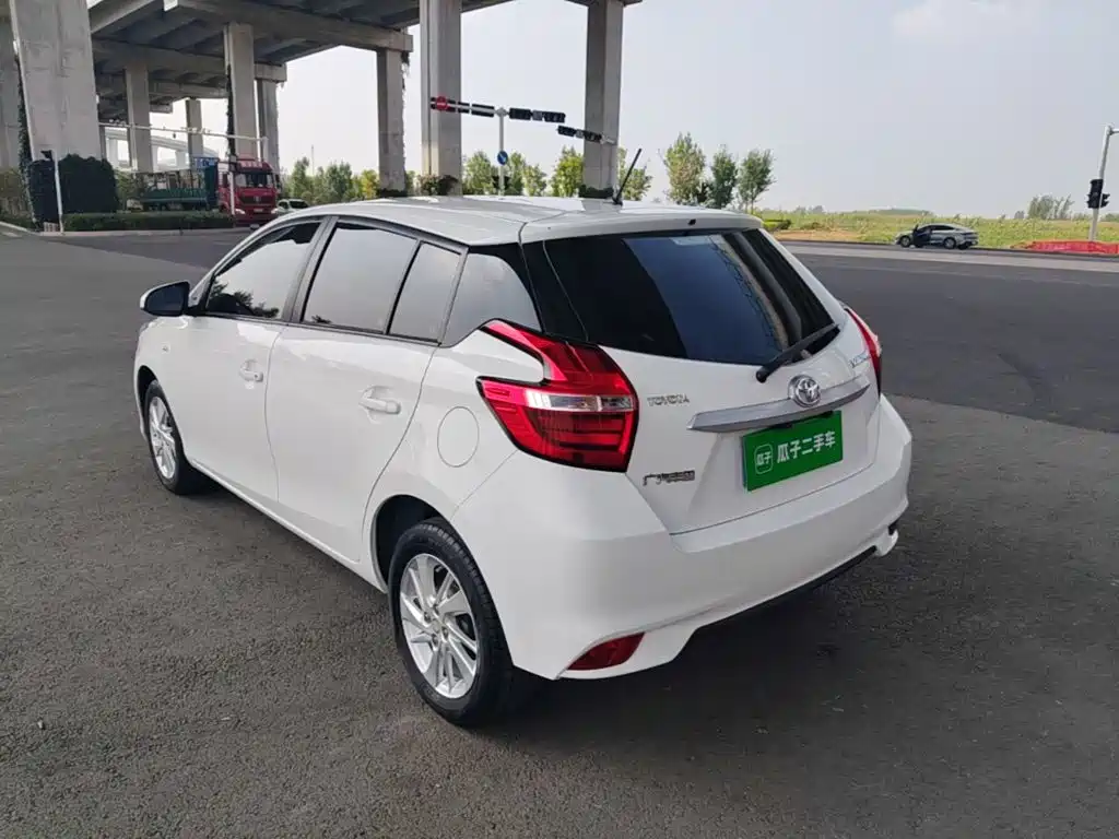 Toyota Yaris L — миниатюра 5