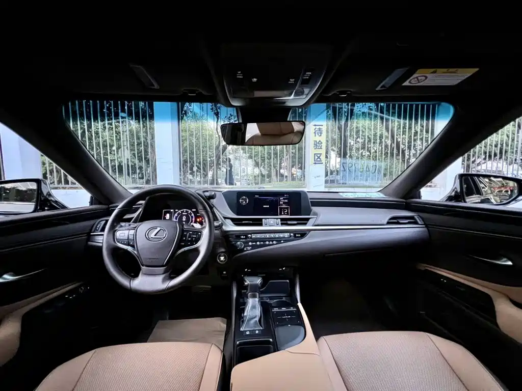 Lexus ES — миниатюра 6