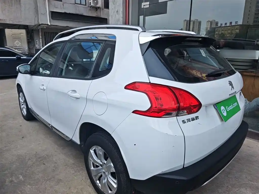 Peugeot 2008 2014 1.6L AT Fashion