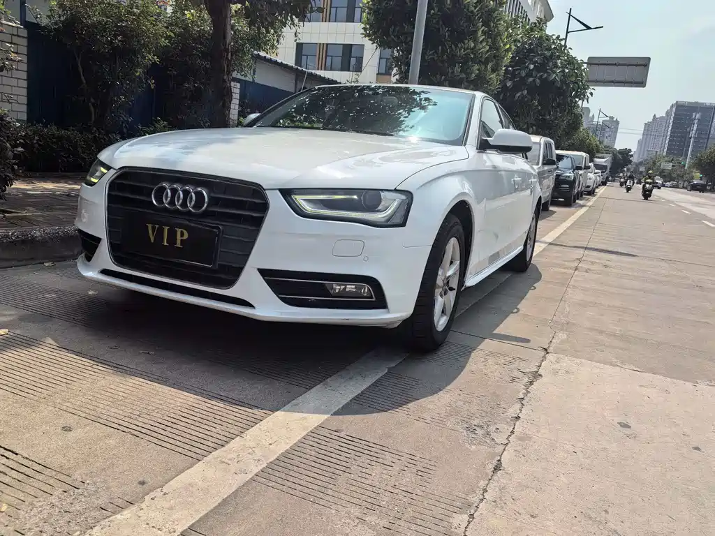Audi A4L 2015