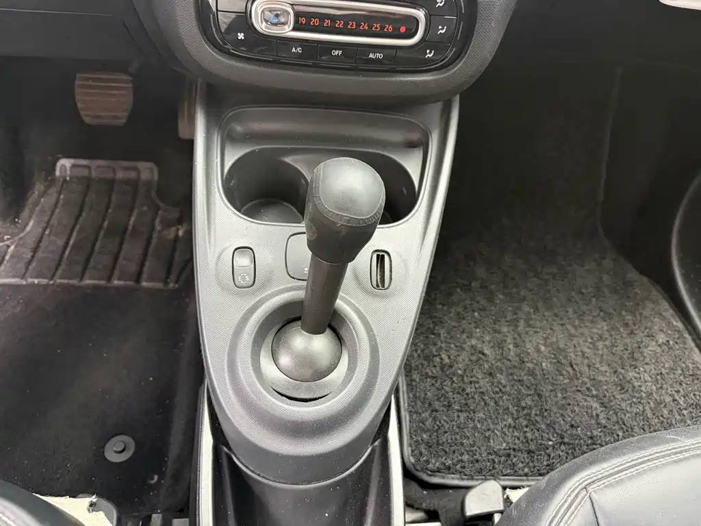 smart Smart Fortwo — миниатюра 12