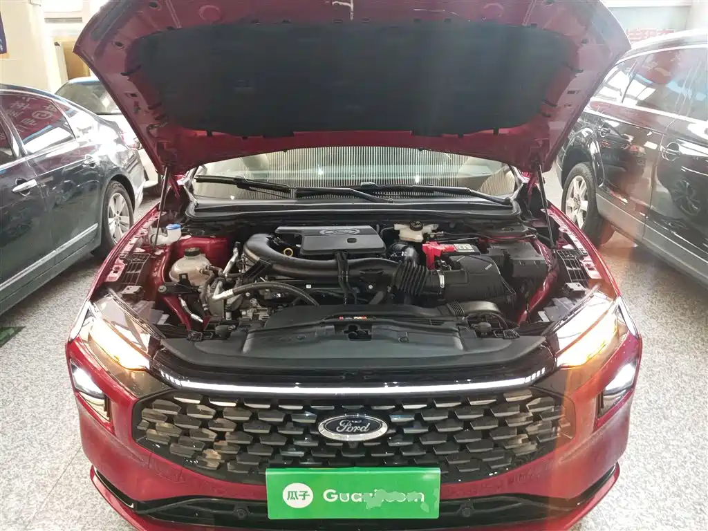 Ford Mondeo 2025 2.0T EcoBoost