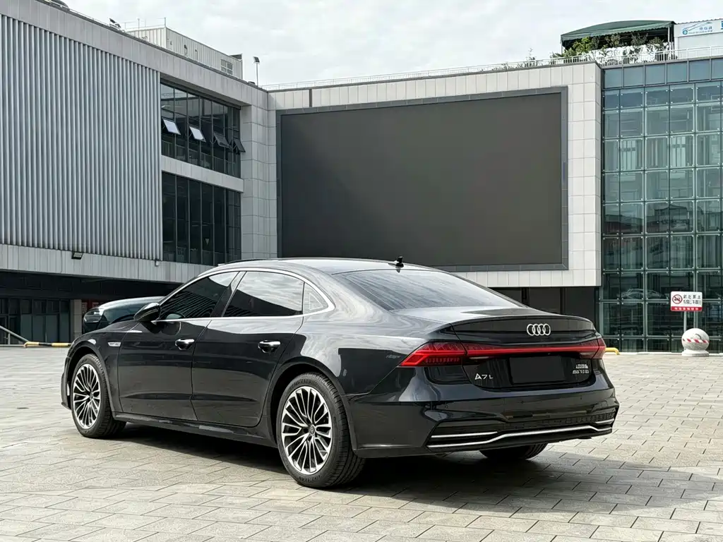 Audi A7L — миниатюра 12