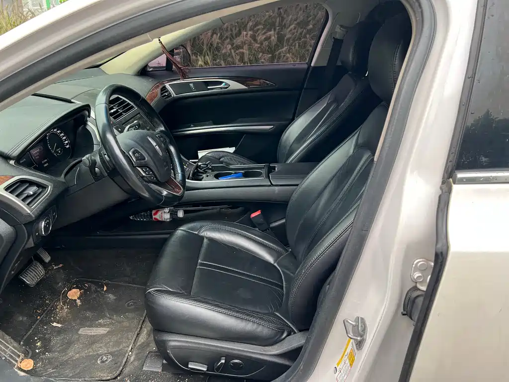 Lincoln MKZ — миниатюра 9