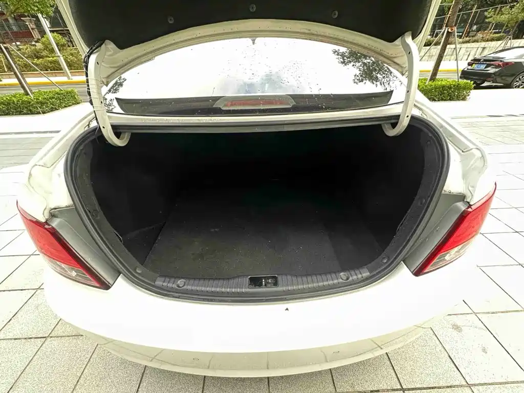 Hyundai Verna — миниатюра 15