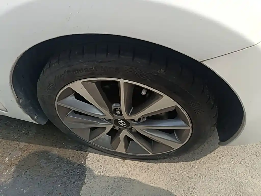 Hyundai Elantra Langdong — миниатюра 12