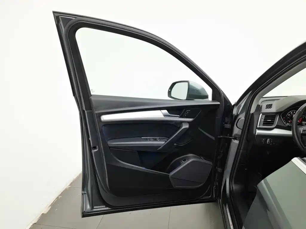 Audi Q5L — миниатюра 8