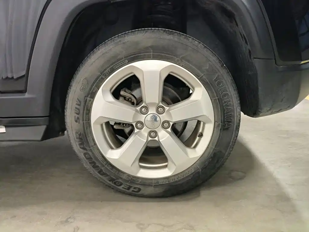 Jeep Compass — миниатюра 8