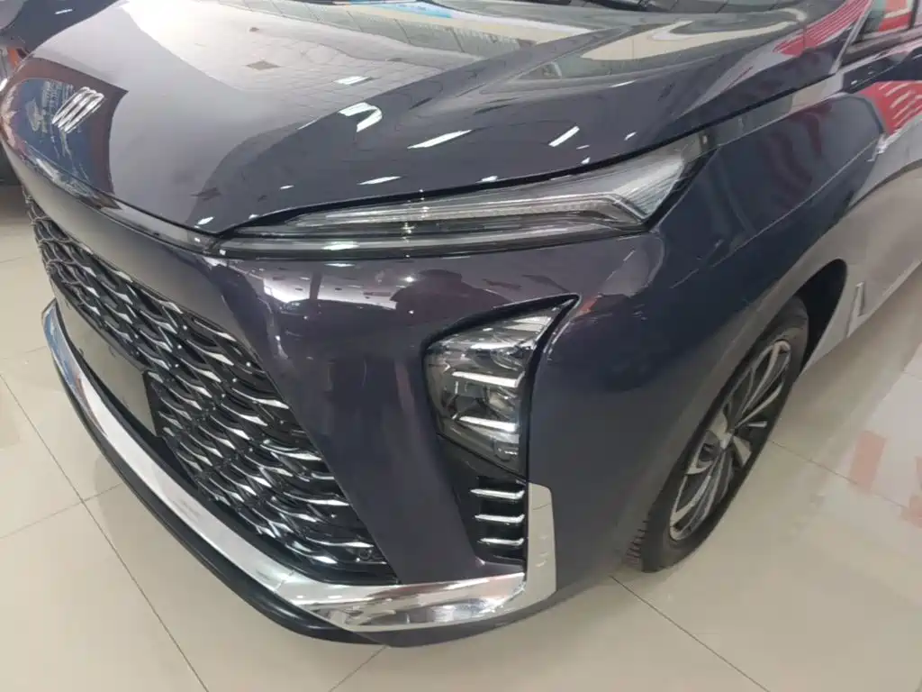 Buick GL8 Hybrid — миниатюра 18