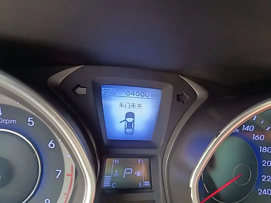 Hyundai Elantra Langdong — миниатюра 17