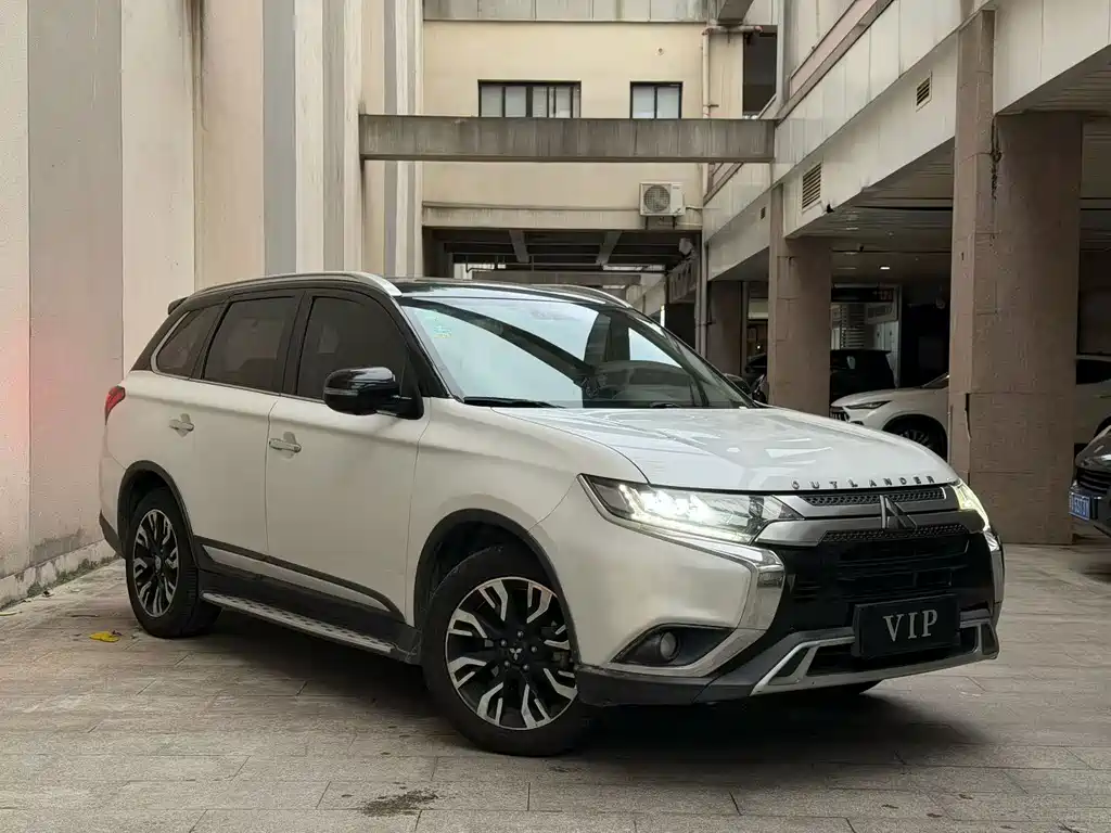 Mitsubishi Outlander — миниатюра 3