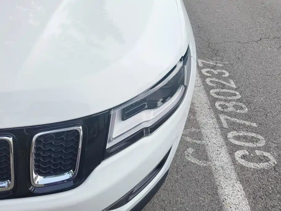 Jeep Compass — миниатюра 5