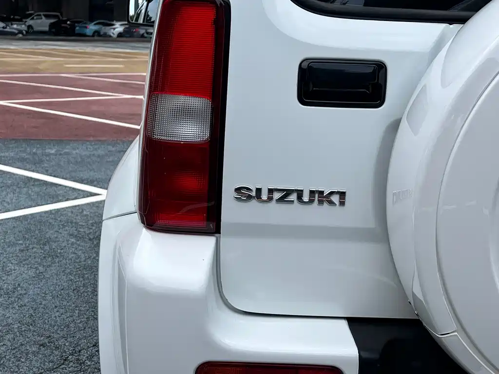 Suzuki Jimny — миниатюра 8