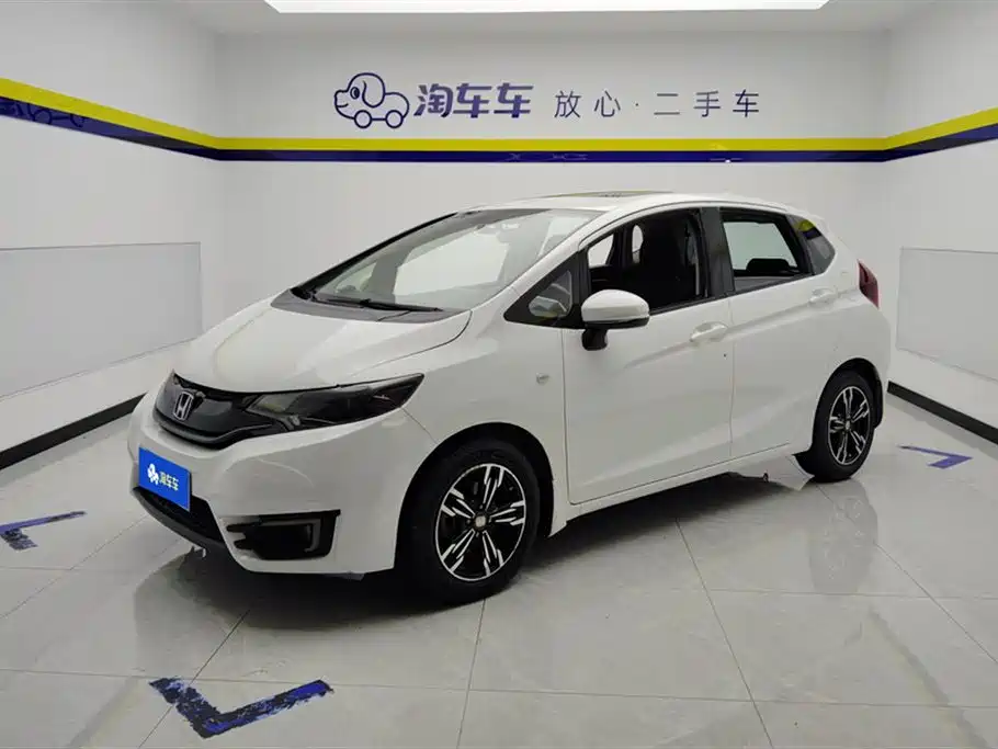 Honda Fit 2016 1.5L LXS CVT Comfort Sunroof Edition