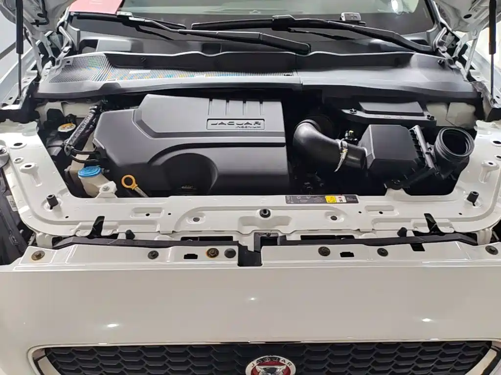 Jaguar E-PACE — миниатюра 20
