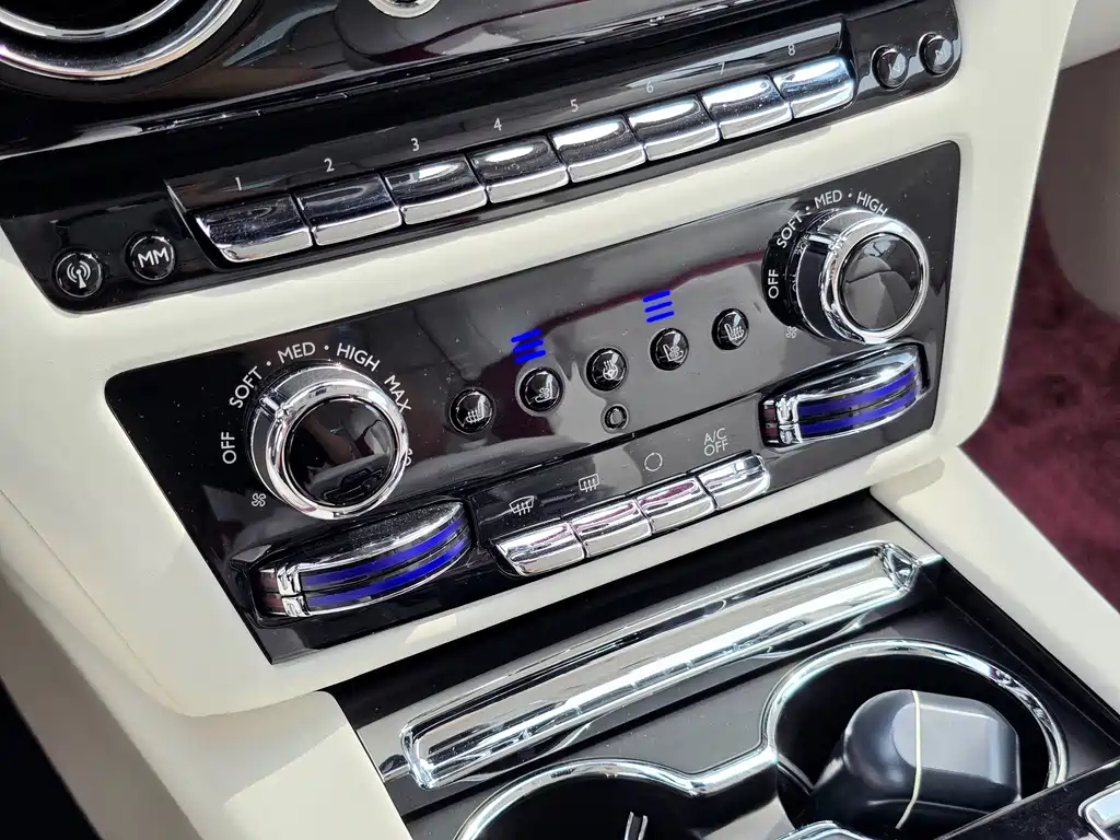 Rolls-Royce Phantom — миниатюра 16