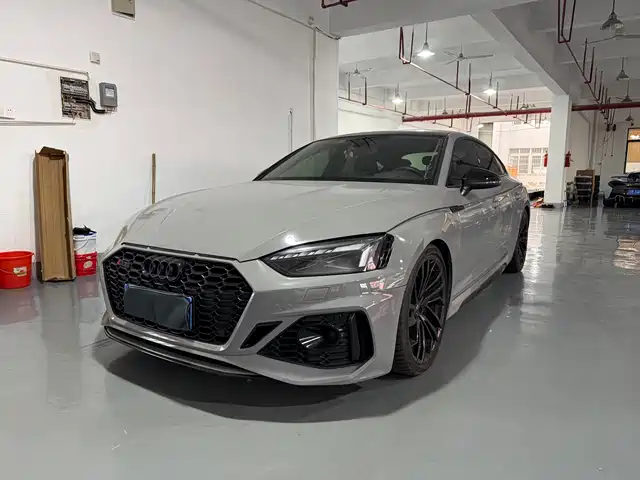 AUDI RS 5
