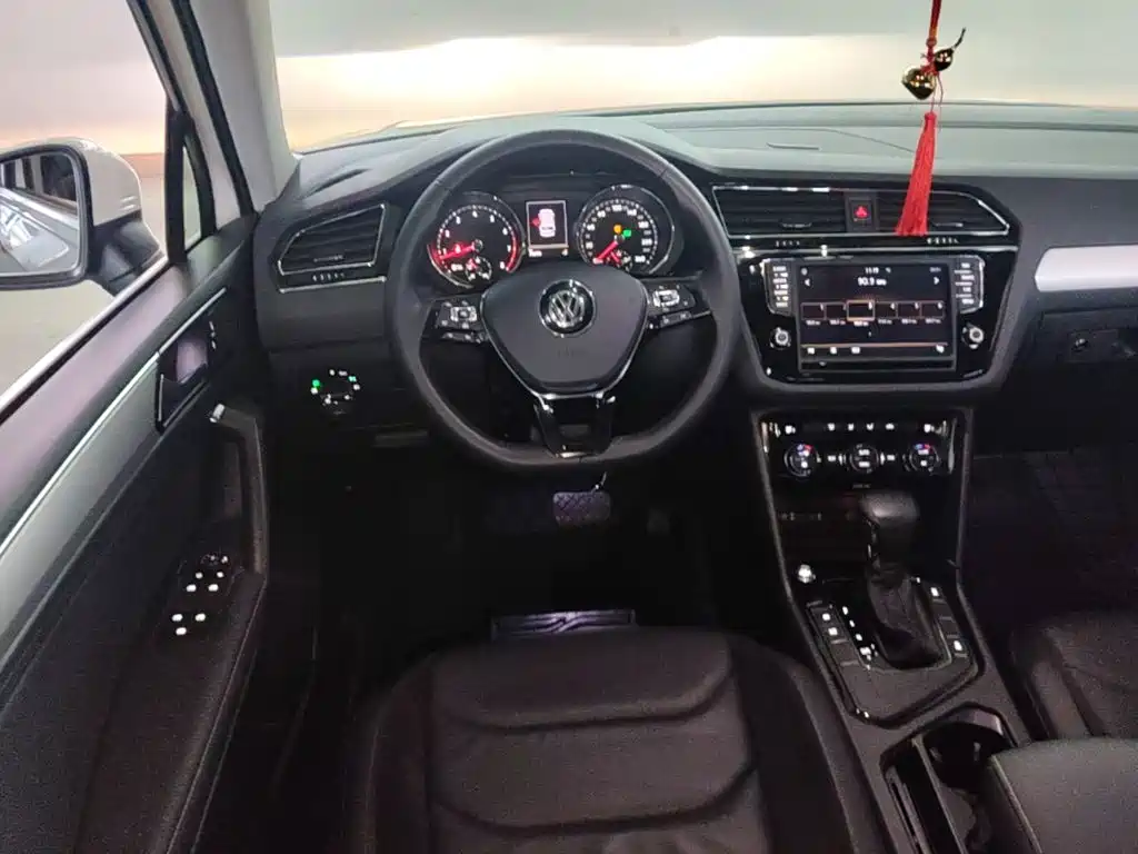 Volkswagen Tiguan L — миниатюра 11