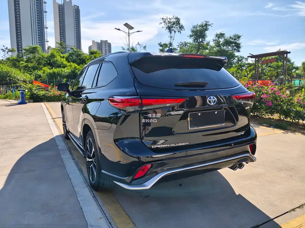 Toyota Crown Kluger 2023 2.5L HEV Luxury