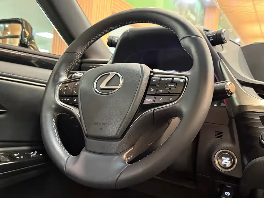 Lexus ES — миниатюра 16