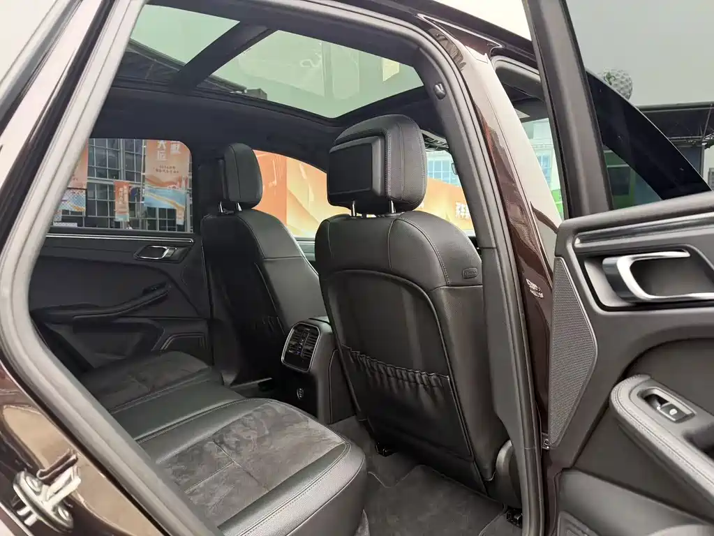 Porsche Macan — миниатюра 8