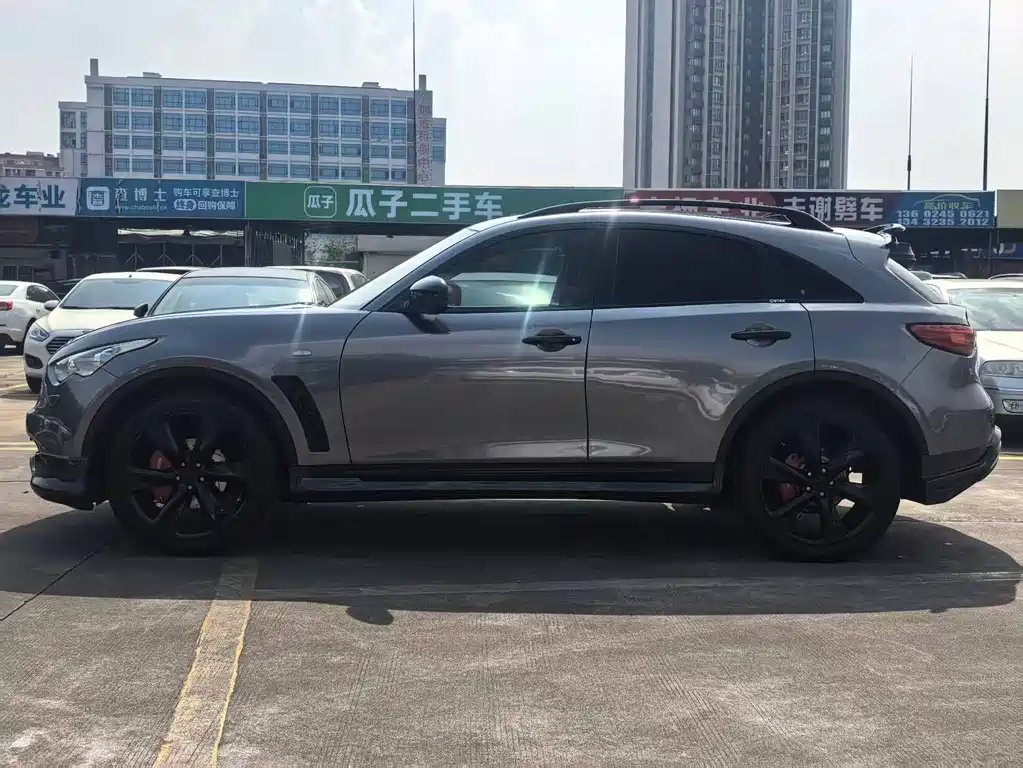 Infiniti FX — миниатюра 3