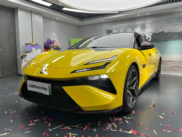 LOTUS SPORTS CAR EMEYA FLOWERS 2024