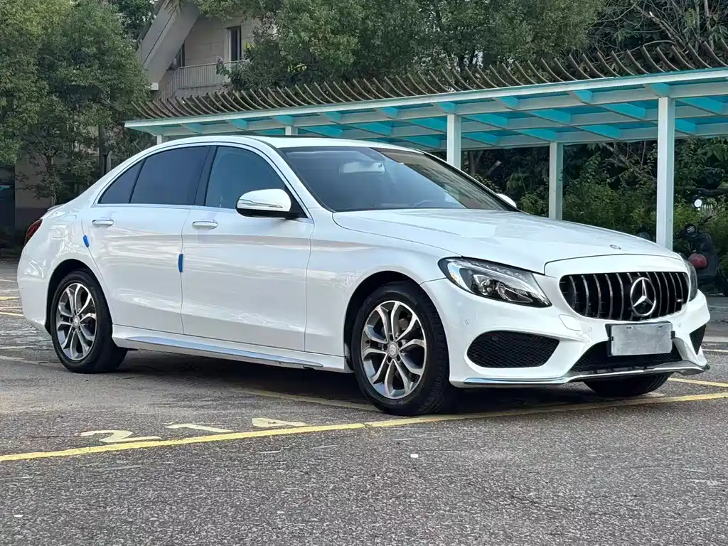 Mercedes-Benz C-Class — миниатюра 3