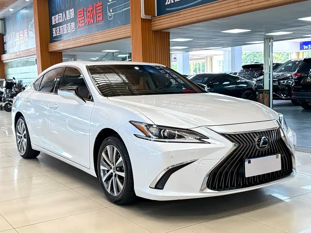 Lexus ES — миниатюра 3