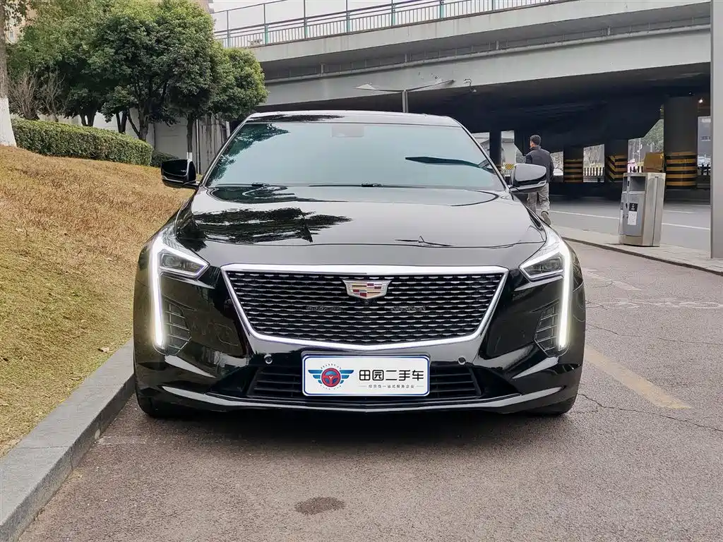 CADILLAC CT6