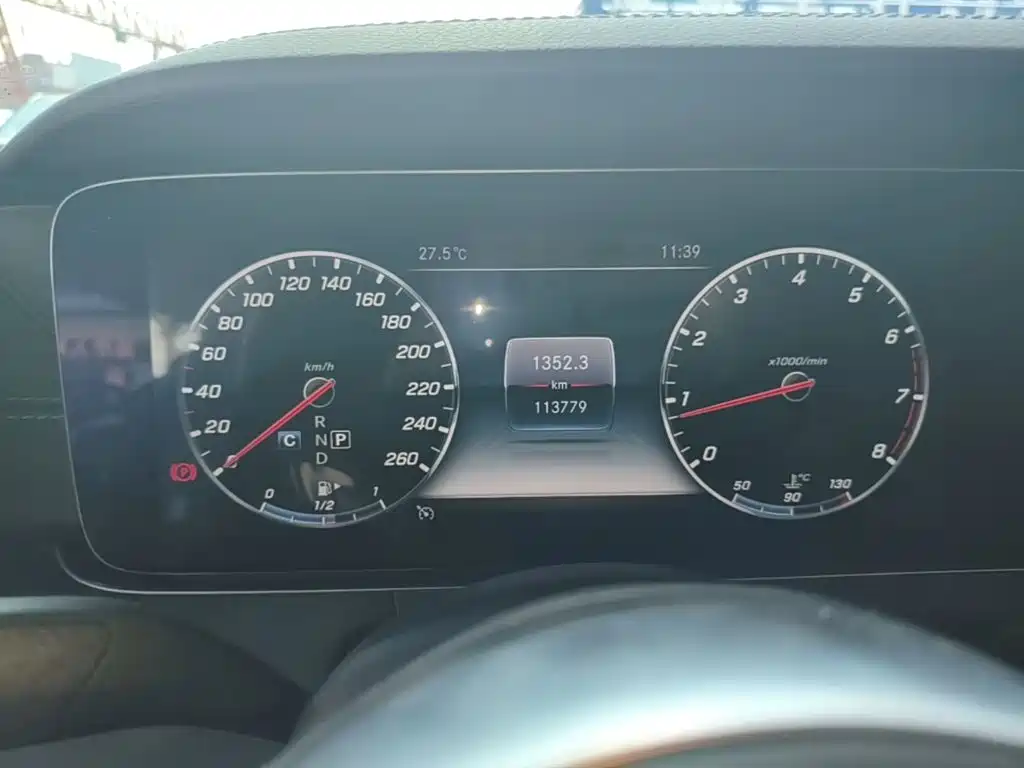 Mercedes-Benz E-Class — миниатюра 12