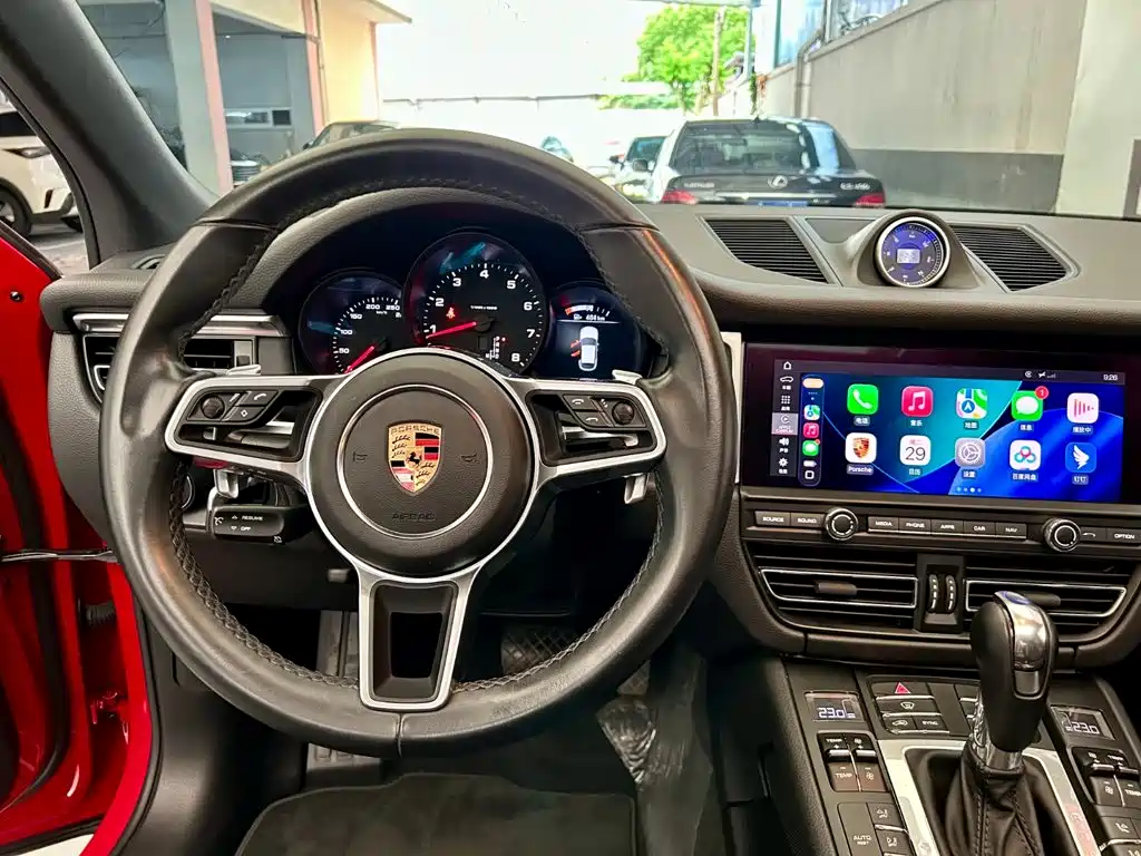 Porsche Macan — миниатюра 12