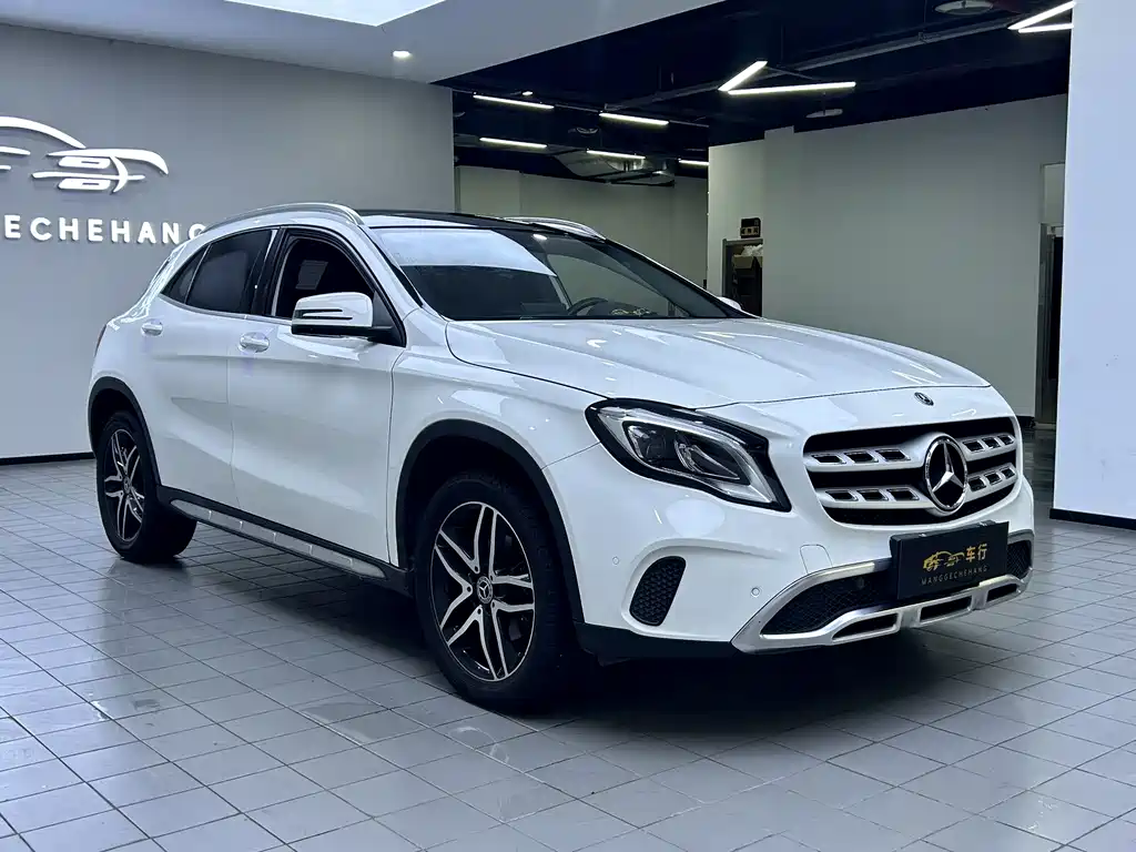 Mercedes-Benz GLA 2017 GLA 200 Fashion