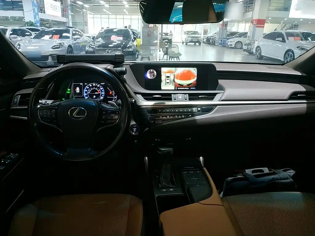 Lexus ES 2020 300h