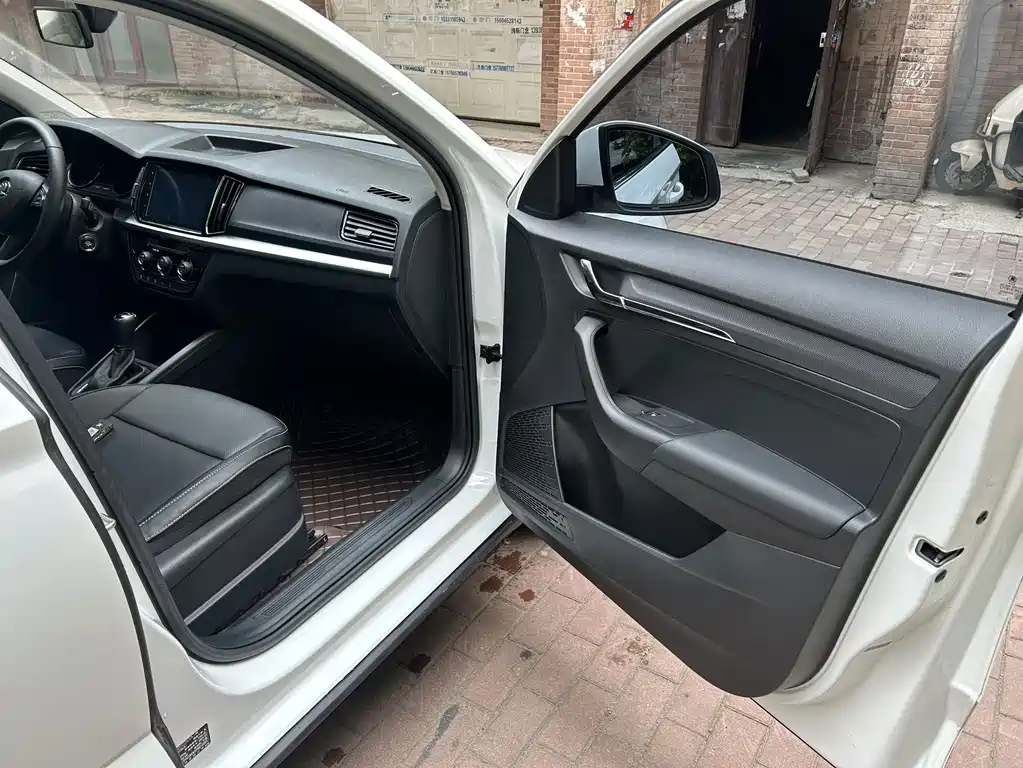 Skoda Kamiq Facelift 1.5L Auto Comfort Enjoy Edition, фото 15