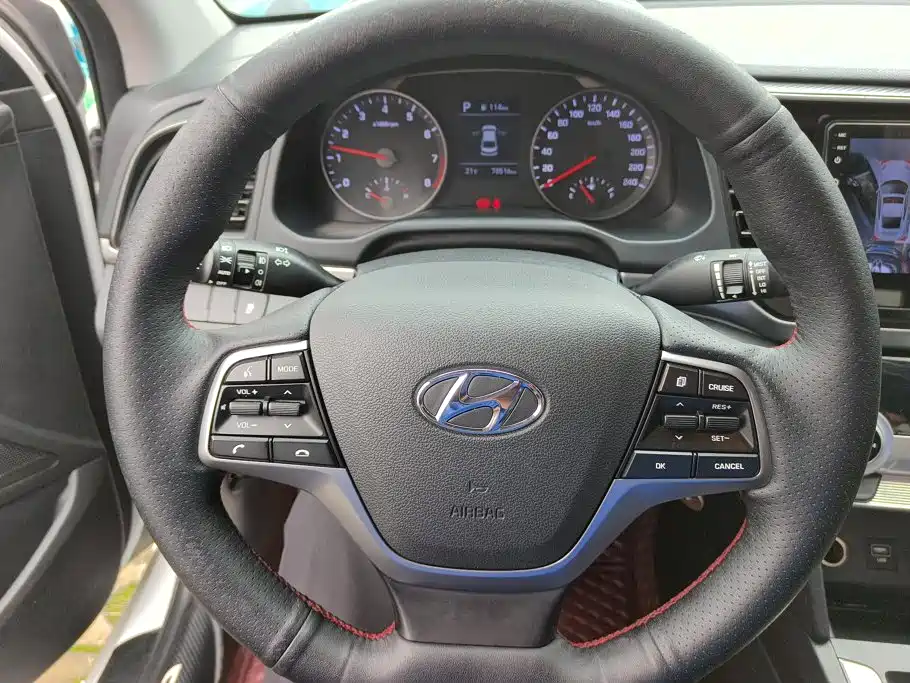 Hyundai Elantra — миниатюра 12