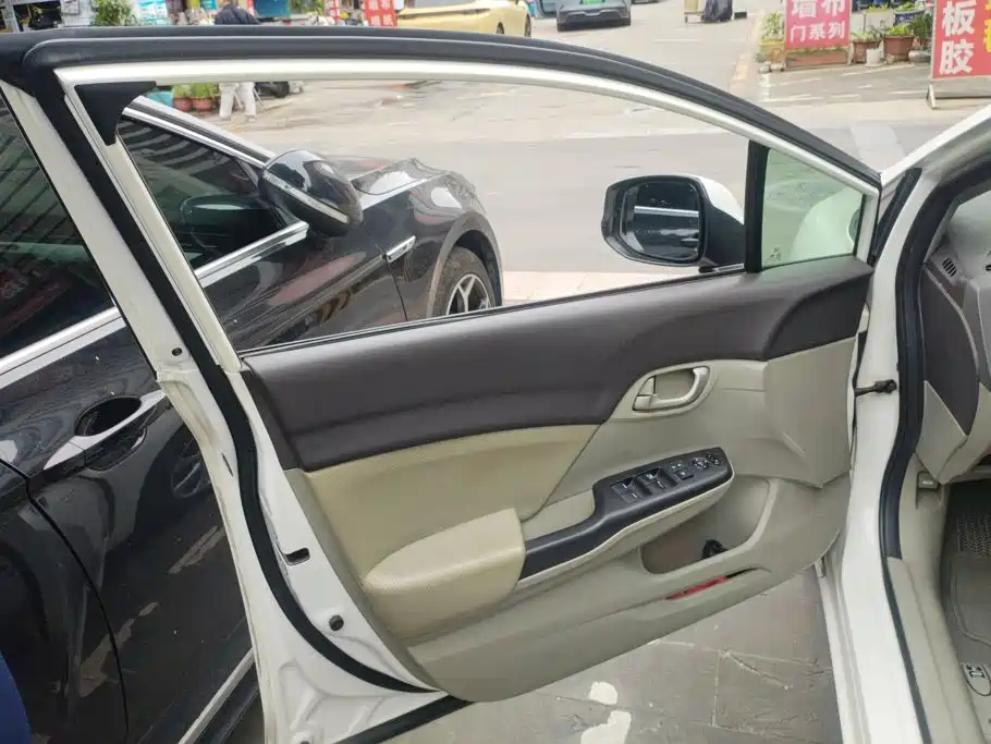 Honda Civic — миниатюра 7