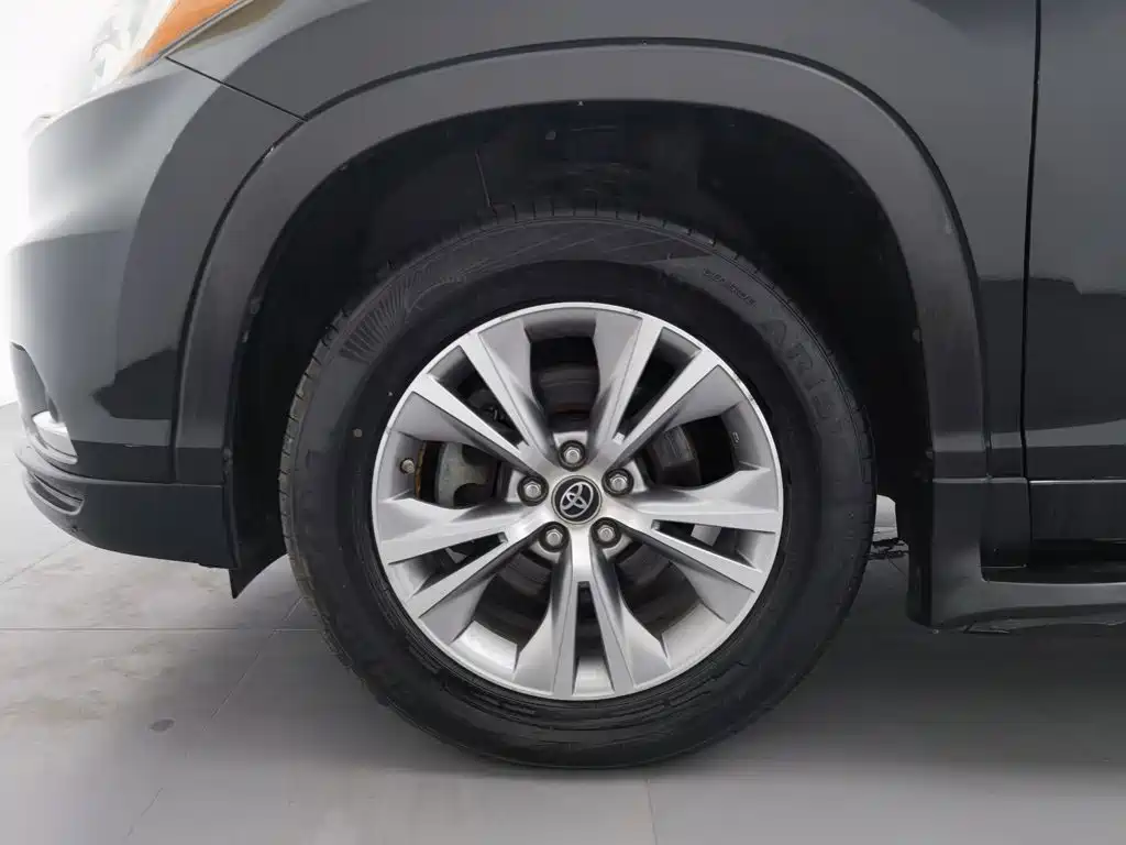 Toyota Highlander — миниатюра 17