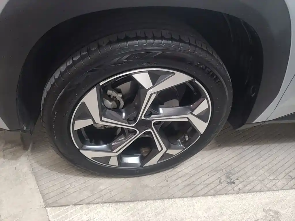 Geely Boyue L — миниатюра 23