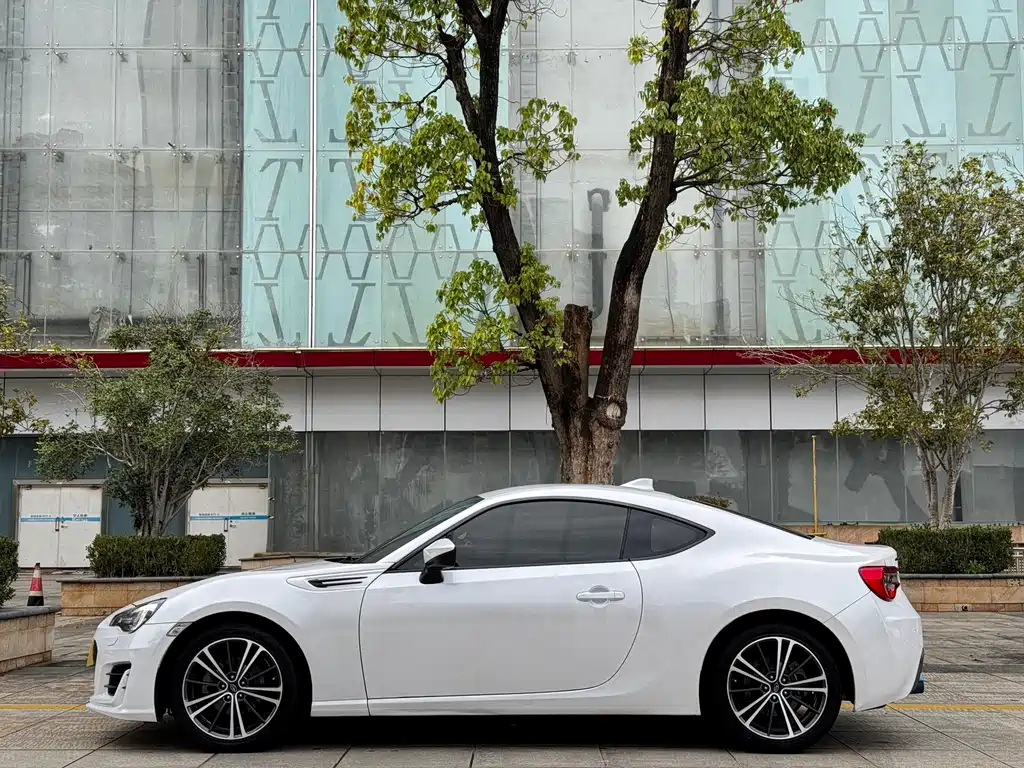 SUBARU BRZ